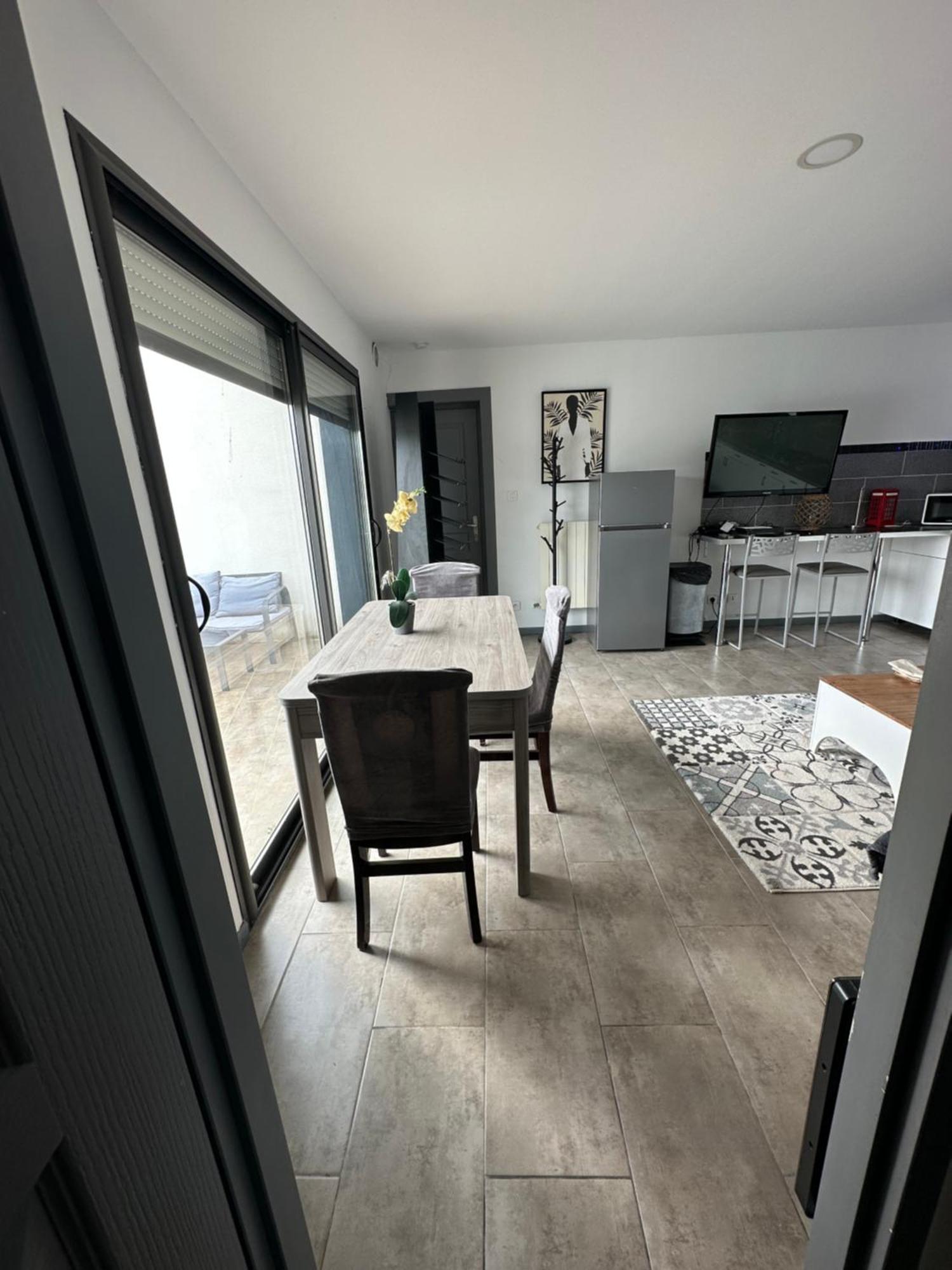 Superbe Appartement Avec Piscine Et Spa Privatif Villeneuve-lès-Béziers Zewnętrze zdjęcie