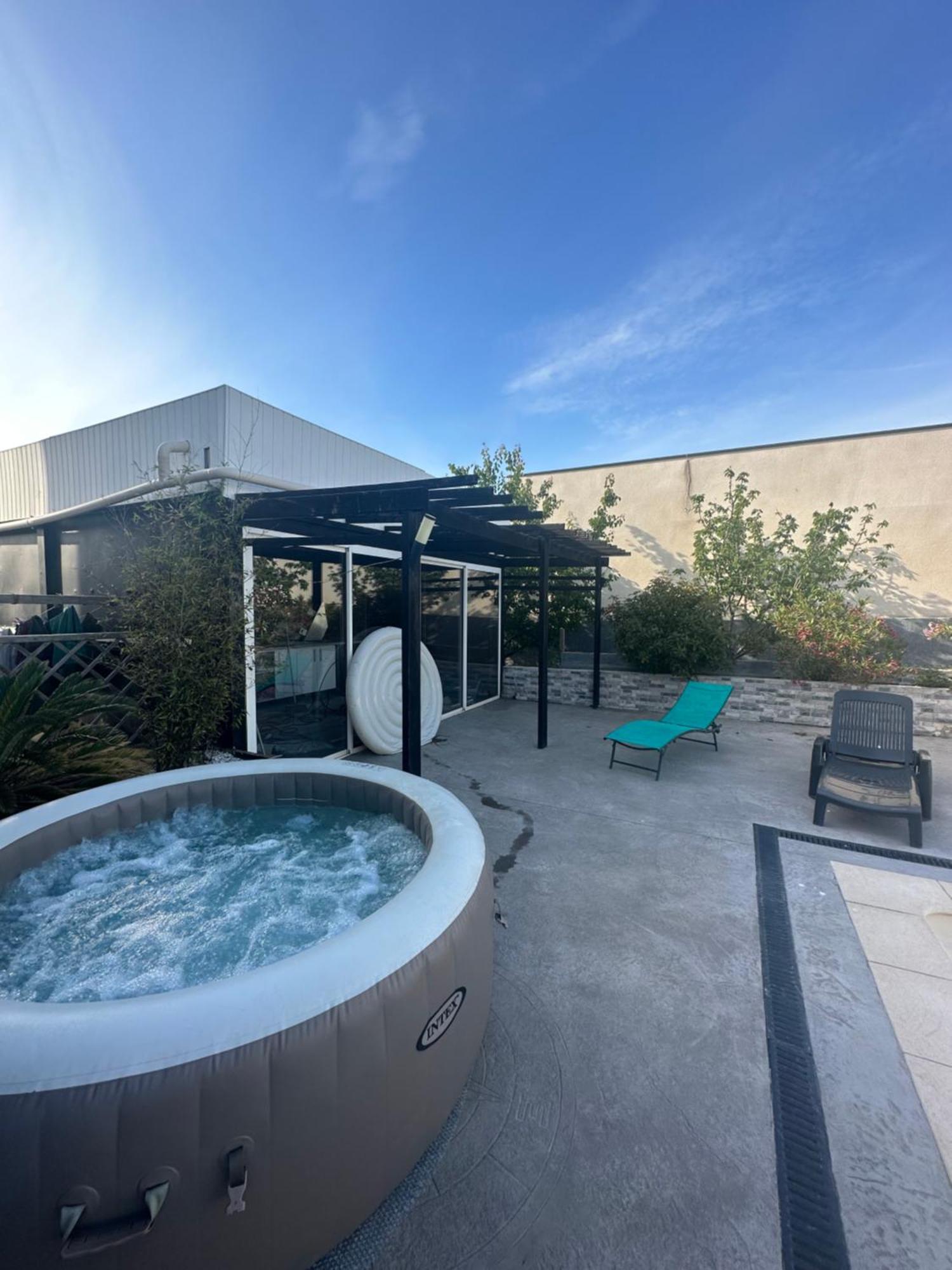 Superbe Appartement Avec Piscine Et Spa Privatif Villeneuve-lès-Béziers Zewnętrze zdjęcie